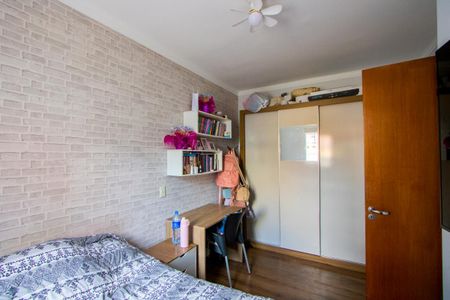 Apartamento à venda com 75m², 3 quartos e 2 vagasQuarto 2