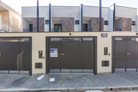 Casa à venda com 115m², 3 quartos e 2 vagasFachada