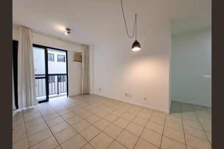 Apartamento à venda com 40m², 1 quarto e 1 vagaSala
