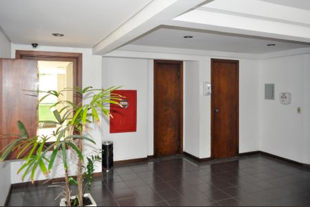 Apartamento à venda com 72m², 2 quartos e 1 vagaHall do predio 