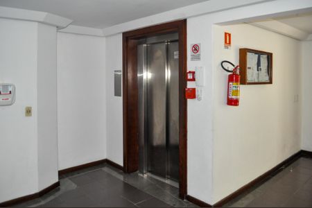 Apartamento à venda com 72m², 2 quartos e 1 vagaElevador 