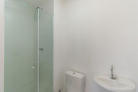 Apartamento para alugar com 33m², 2 quartos e sem vaga Apartamento para alugar com 33m², 2 quartos e sem vagaBanheiro social