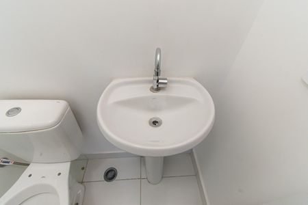 Apartamento para alugar com 33m², 2 quartos e sem vaga Apartamento para alugar com 33m², 2 quartos e sem vagaBanheiro social