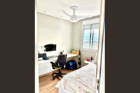 Quarto de apartamento à venda com 2 quartos, 42m² em Jardim Monte Alegre, Taboão da Serra