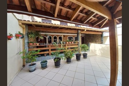 Casa à venda com 350m², 3 quartos e sem vagaÁrea externa
