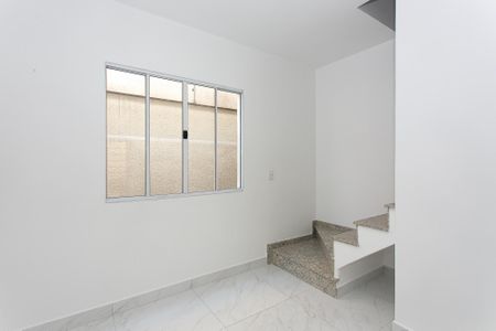 Casa de Condomínio para alugar com 2 quartos, 70m² em Vila Constança, São Paulo