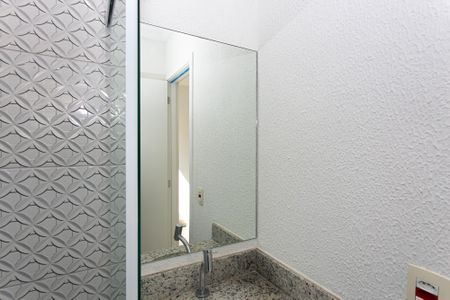 Casa de condomínio para alugar com 70m², 2 quartos e 1 vaga Casa de condomínio para alugar com 70m², 2 quartos e 1 vagaBanheiro da Suíte 1