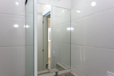 Casa de condomínio para alugar com 70m², 2 quartos e 1 vaga Casa de condomínio para alugar com 70m², 2 quartos e 1 vagaBanheiro da Suíte 2