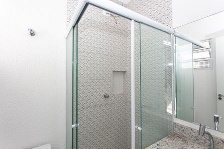 Casa de condomínio para alugar com 70m², 2 quartos e 1 vaga Casa de condomínio para alugar com 70m², 2 quartos e 1 vagaBanheiro da Suíte 1