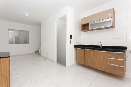 Casa de condomínio para alugar com 70m², 2 quartos e 1 vaga Casa de condomínio para alugar com 70m², 2 quartos e 1 vagaSala
