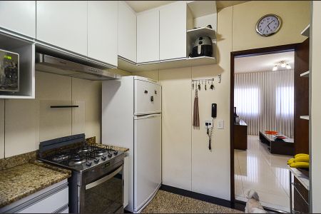 Apartamento à venda com 183m², 4 quartos e 2 vagasCozinha