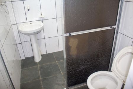 Banheiro 2 de casa para alugar com 2 quartos, 55m² em Pilar Velho, Ribeirão Pires