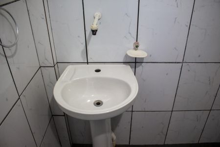 Casa para alugar com 55m², 2 quartos e 1 vaga Casa para alugar com 55m², 2 quartos e 1 vagaBanheiro 2