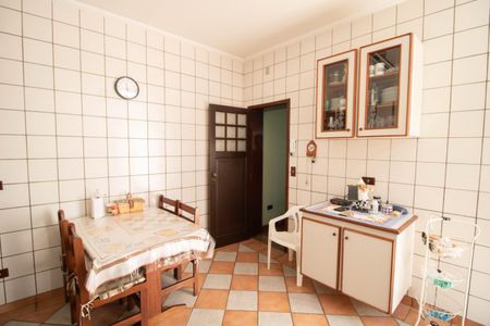 Casa à venda com 230m², 4 quartos e 5 vagas Casa à venda com 230m², 4 quartos e 5 vagasCOZINHA
