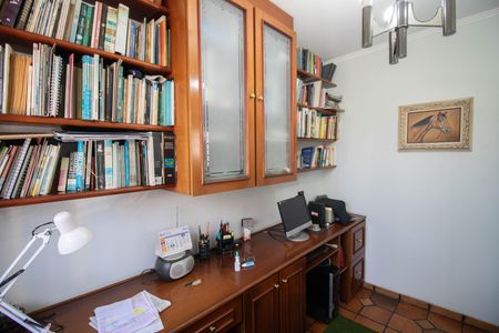 Casa à venda com 230m², 4 quartos e 5 vagas Casa à venda com 230m², 4 quartos e 5 vagasESCRITÓRIO