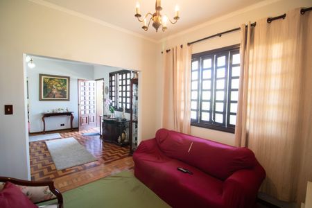 Casa à venda com 230m², 4 quartos e 5 vagas Casa à venda com 230m², 4 quartos e 5 vagasSALA