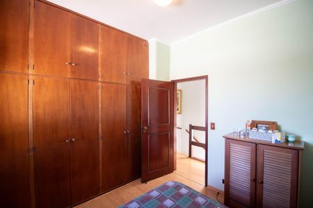 Casa à venda com 230m², 4 quartos e 5 vagas Casa à venda com 230m², 4 quartos e 5 vagasQUARTO 3
