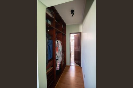 Casa à venda com 230m², 4 quartos e 5 vagas Casa à venda com 230m², 4 quartos e 5 vagasSUÍTE 2