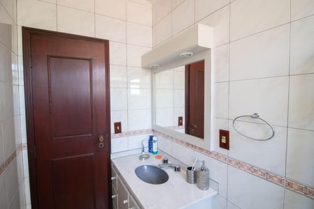 Casa à venda com 230m², 4 quartos e 5 vagas Casa à venda com 230m², 4 quartos e 5 vagasBANHEIRO DA SUÍTE 2