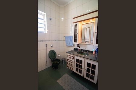 Casa à venda com 230m², 4 quartos e 5 vagas Casa à venda com 230m², 4 quartos e 5 vagasBANHEIRO