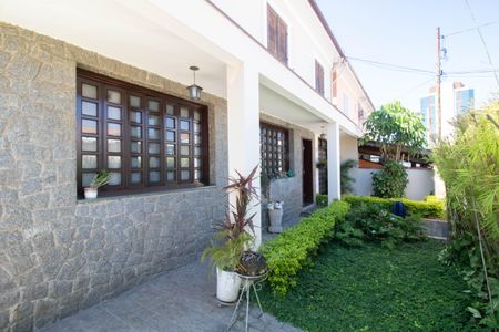 Casa à venda com 230m², 4 quartos e 5 vagas Casa à venda com 230m², 4 quartos e 5 vagasGARAGEM