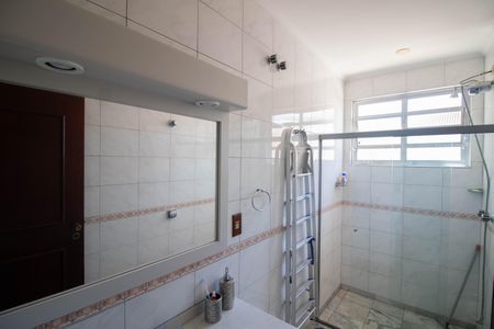 Casa à venda com 230m², 4 quartos e 5 vagas Casa à venda com 230m², 4 quartos e 5 vagasBANHEIRO DA SUÍTE 2