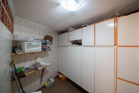 Casa à venda com 230m², 4 quartos e 5 vagas Casa à venda com 230m², 4 quartos e 5 vagasDISPENSA