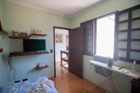 Casa à venda com 230m², 4 quartos e 5 vagas Casa à venda com 230m², 4 quartos e 5 vagasQUARTO 4
