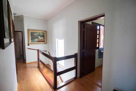 Casa à venda com 230m², 4 quartos e 5 vagas Casa à venda com 230m², 4 quartos e 5 vagasHALL DOS QUARTOS