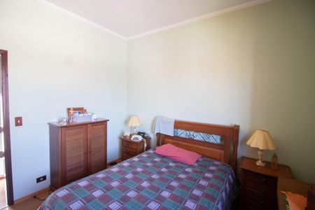Casa à venda com 230m², 4 quartos e 5 vagas Casa à venda com 230m², 4 quartos e 5 vagasQUARTO 3