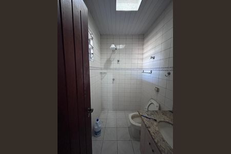 Casa à venda com 176m², 2 quartos e 2 vagasBanheiro social 2