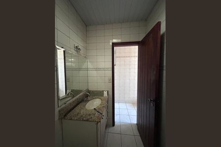 Casa à venda com 176m², 2 quartos e 2 vagasBanheiro social 2