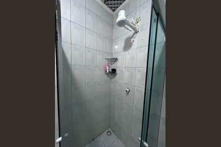 Casa à venda com 176m², 2 quartos e 2 vagasBanheiro social 1