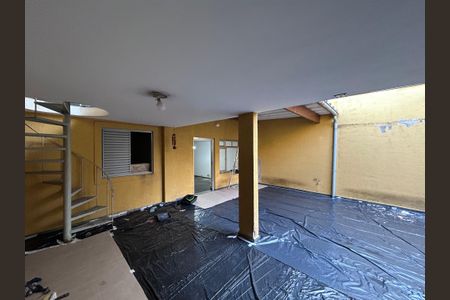 Casa à venda com 176m², 2 quartos e 2 vagasQuintal - churrasqueira 