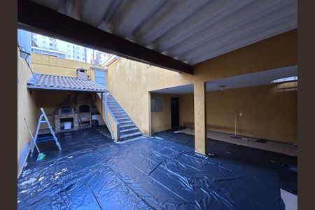 Casa à venda com 176m², 2 quartos e 2 vagasQuintal - churrasqueira 
