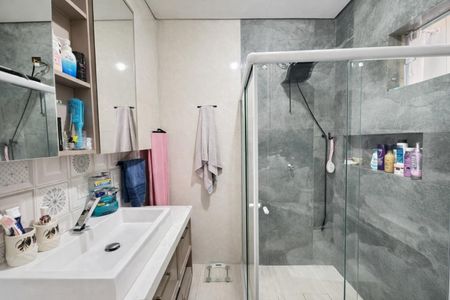 Casa à venda com 136m², 4 quartos e 2 vagas