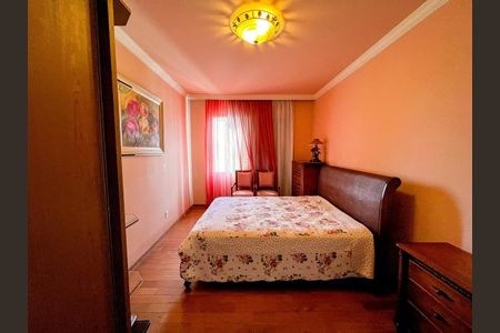 Apartamento à venda com 220m², 4 quartos e 3 vagasQuarto 1