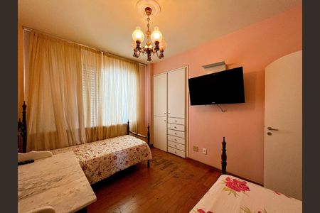 Apartamento à venda com 220m², 4 quartos e 3 vagasQuarto