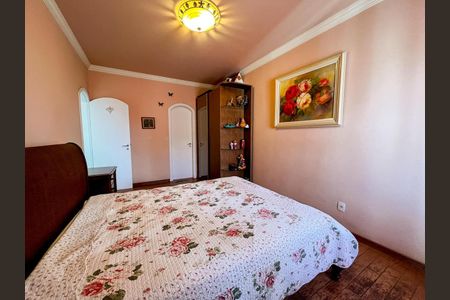 Apartamento à venda com 220m², 4 quartos e 3 vagasQuarto