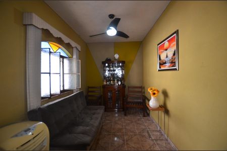 Sala  de casa à venda com 2 quartos, 480m² em Jardim Sulacap, Rio de Janeiro