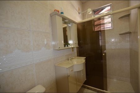 Casa à venda com 480m², 2 quartos e 2 vagasBanheiro da Suíte