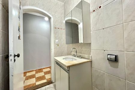 Casa para alugar com 147m², 3 quartos e 2 vagasBanheiro Corredor