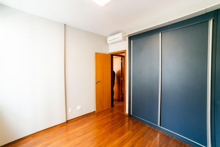 Apartamento à venda com 150m², 4 quartos e 2 vagasQuarto 1