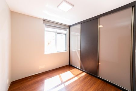 Apartamento à venda com 150m², 4 quartos e 2 vagasQuarto 2