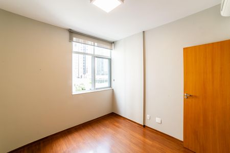 Apartamento à venda com 150m², 4 quartos e 2 vagasQuarto 1