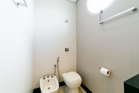 Apartamento à venda com 150m², 4 quartos e 2 vagasBanheiro da Suíte 1