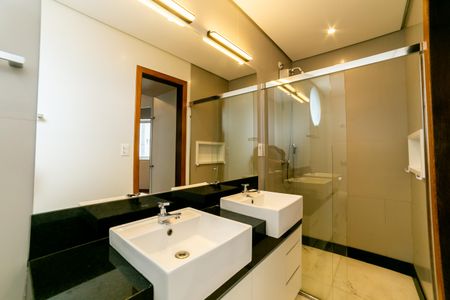 Apartamento à venda com 150m², 4 quartos e 2 vagasBanheiro da Suíte 1