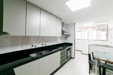 Apartamento à venda com 150m², 4 quartos e 2 vagasCozinha