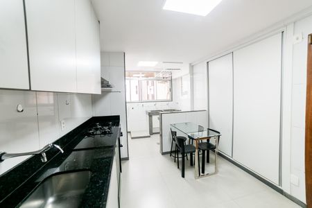 Apartamento à venda com 150m², 4 quartos e 2 vagasCozinha
