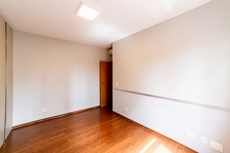 Apartamento à venda com 150m², 4 quartos e 2 vagasSuíte 1